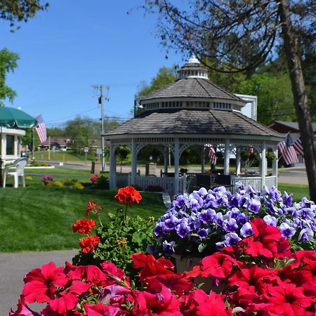 Amber'S Inn And Suites Wisconsin Dells Ngoại thất bức ảnh