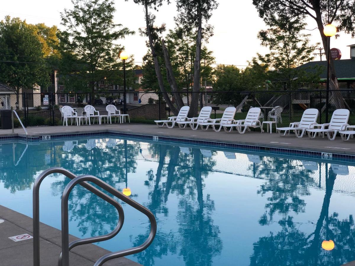 Amber'S Inn And Suites Wisconsin Dells Ngoại thất bức ảnh