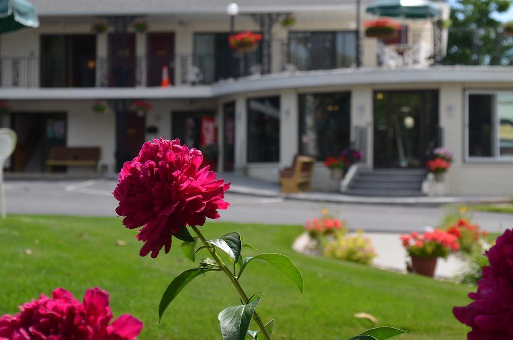 Amber'S Inn And Suites Wisconsin Dells Ngoại thất bức ảnh